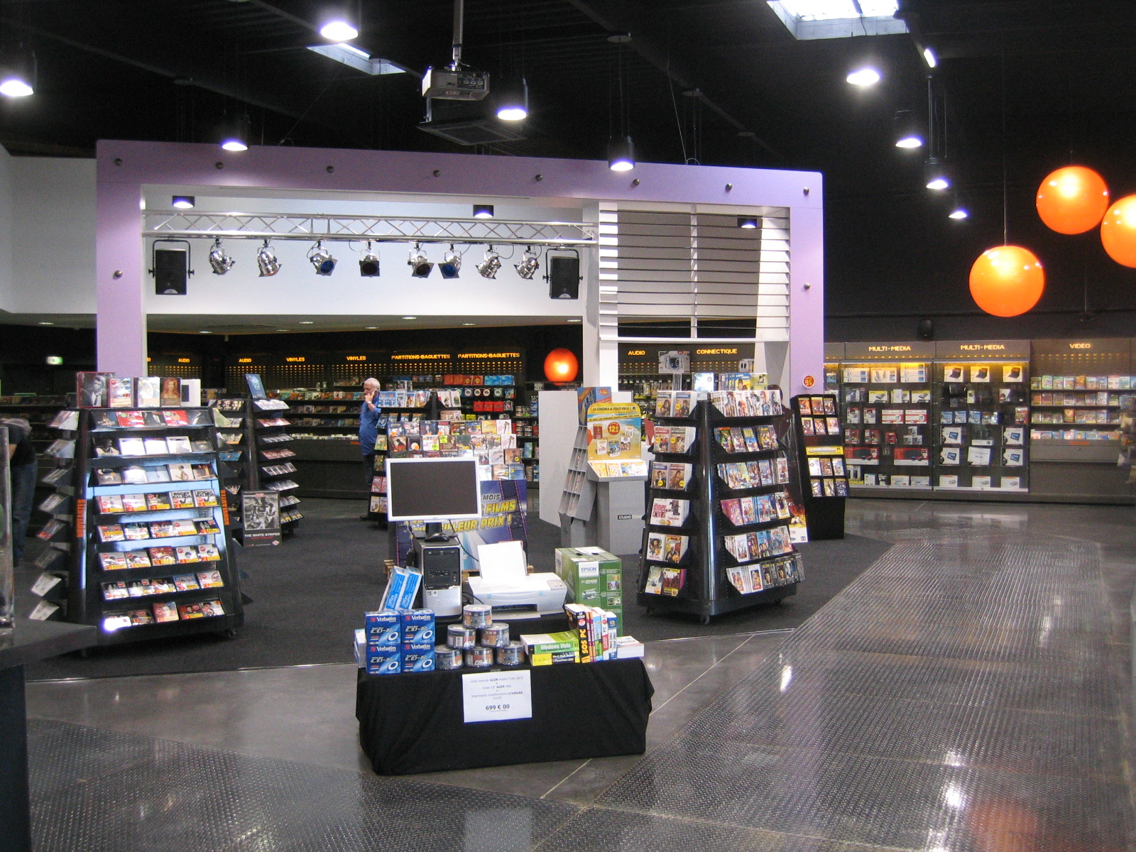 Création d'un Magasin Culturel de Référence en Centre Commercial - (…)